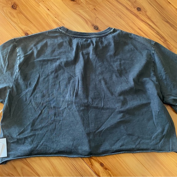 RVCA Cropped Tee - Picture 2 of 2